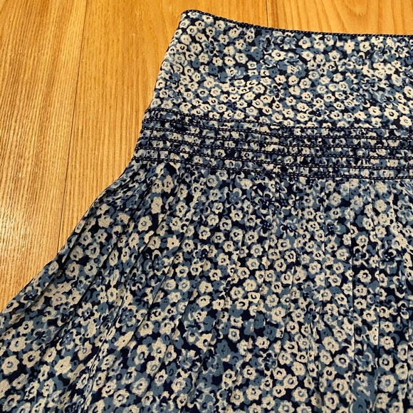 Blue floral skirt - Picture 2 of 3